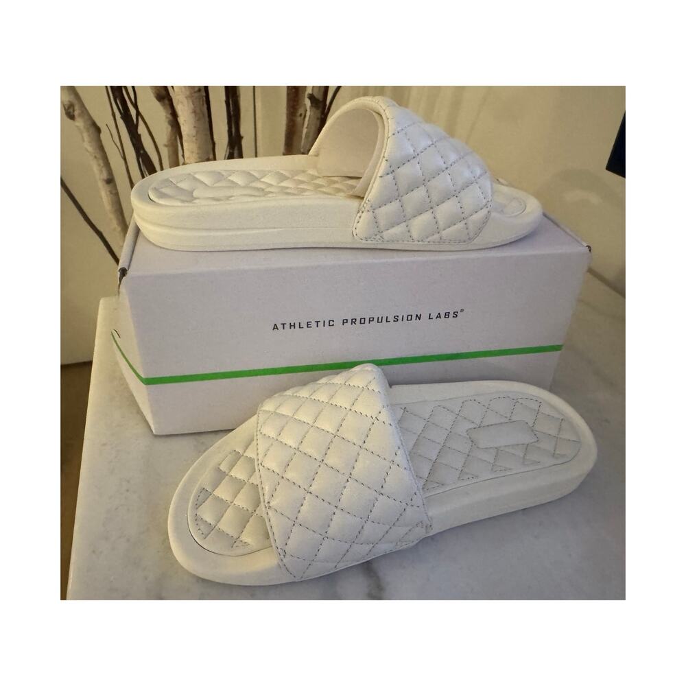 APL Lusso Slide Ivory Quilted Nappa Leather Slides Women’s Size 6 NEW